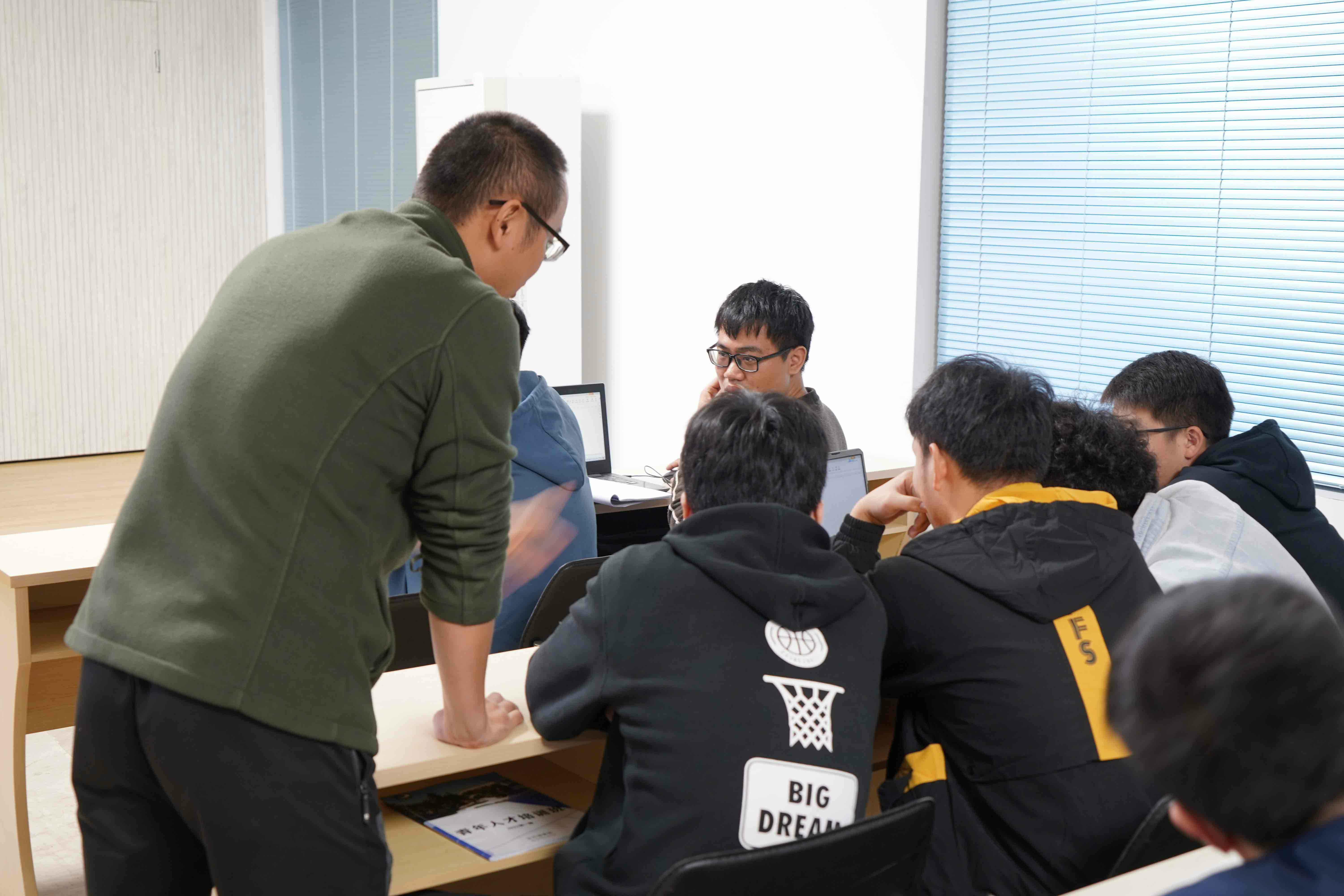 1637634284385895.jpg 1637634284385895.jpg